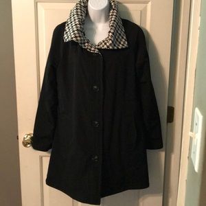 NWOT Reversible Rain/Coat Black and White